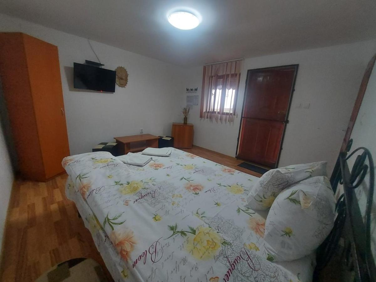 Pensiunea Raluca Mahmudia Esterno foto